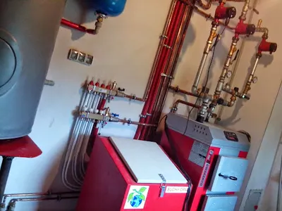 Hydraulik Gazownik Zamrażanie rur Wymiana Kotłów Piecy grzejników kaloryferów pieców Instalator